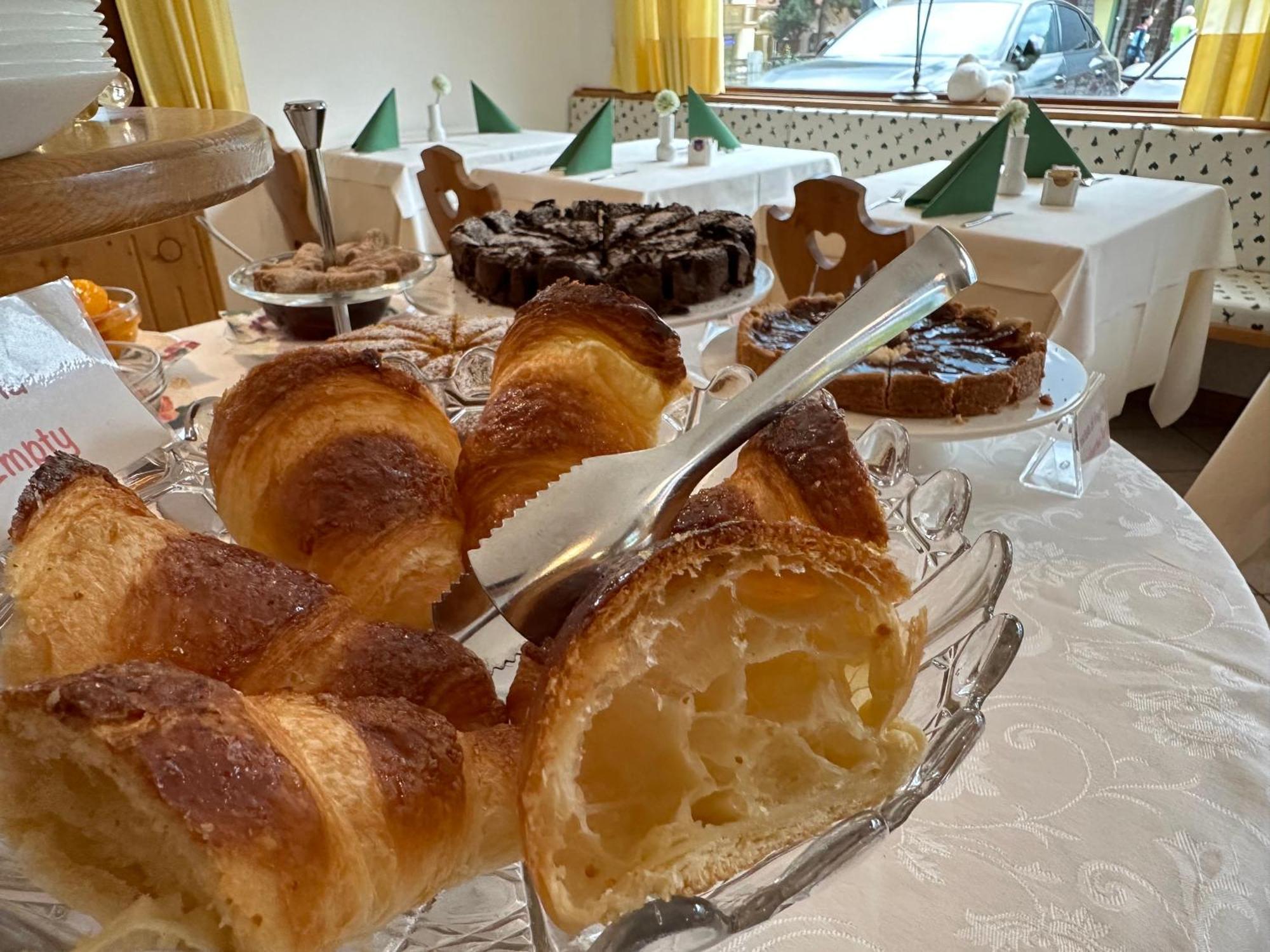Hotel Garni Maffei ปินโซโล ภายนอก รูปภาพ