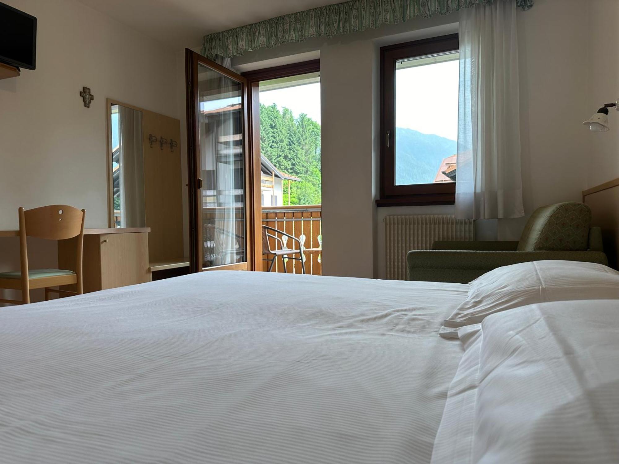 Hotel Garni Maffei ปินโซโล ภายนอก รูปภาพ